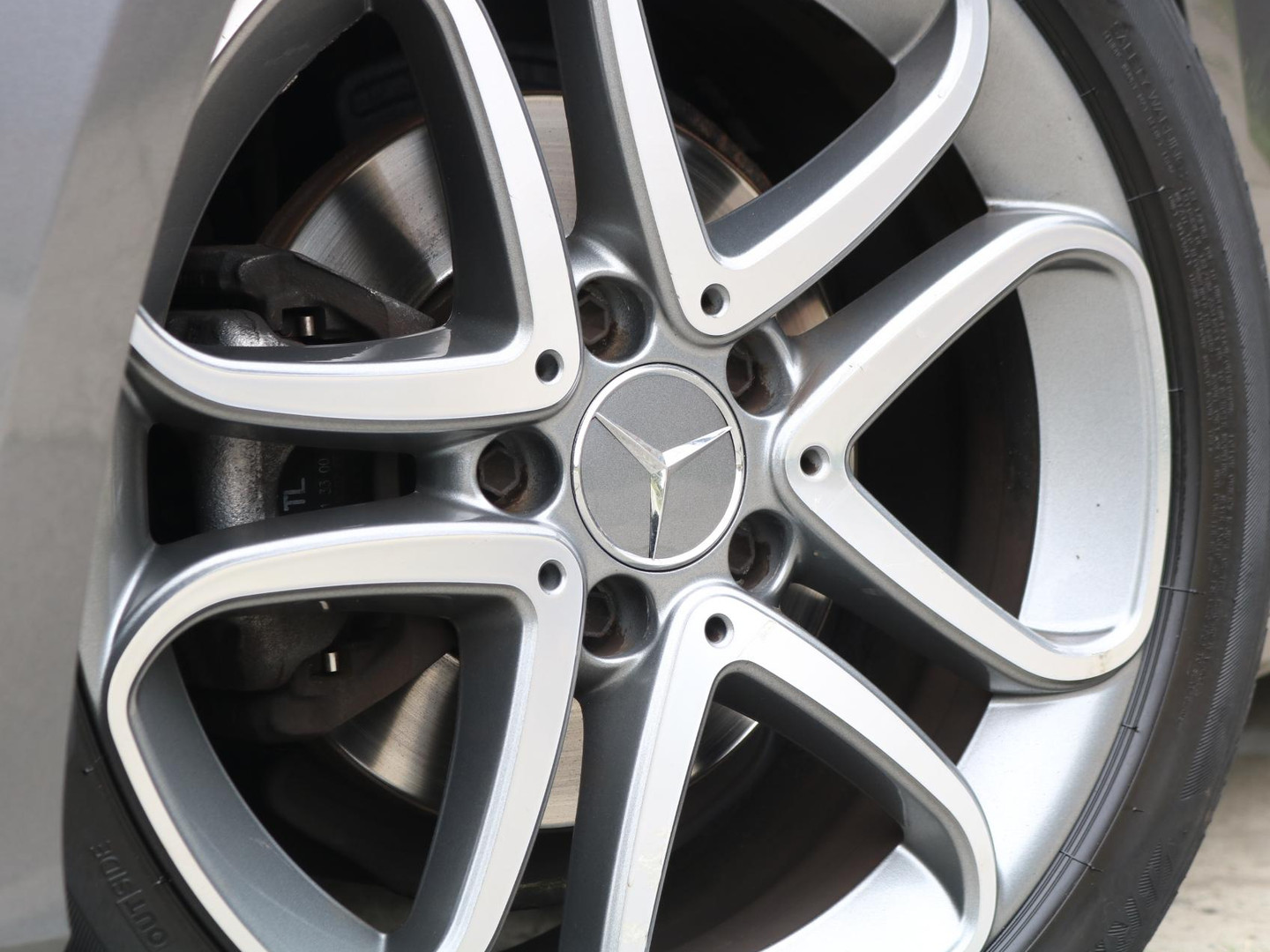 Mercedes-Benz Mercedes-Benz