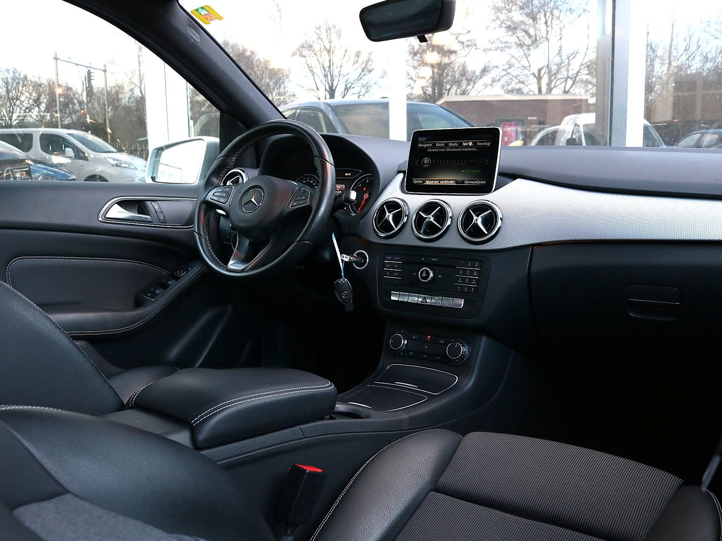 Mercedes-Benz Mercedes-Benz