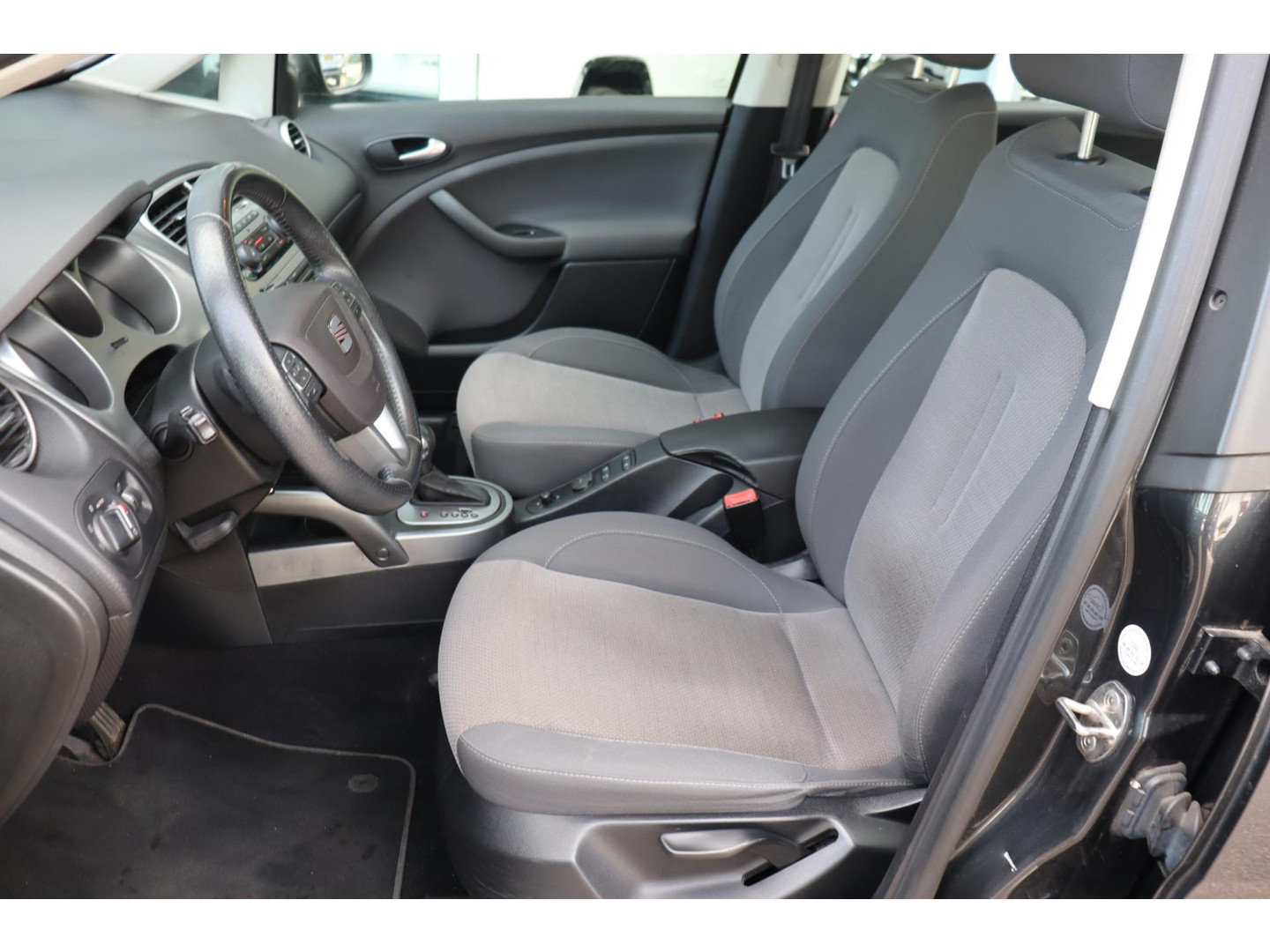 SEAT