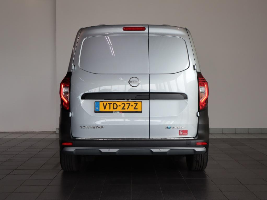Nissan Nissan