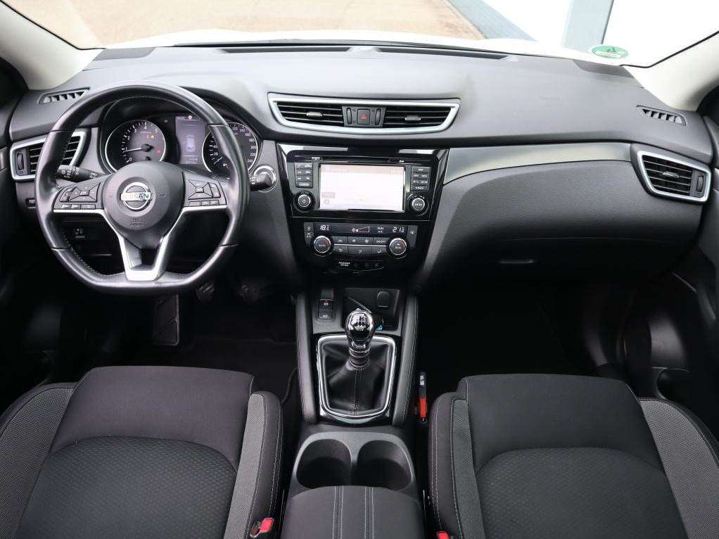 Nissan Nissan