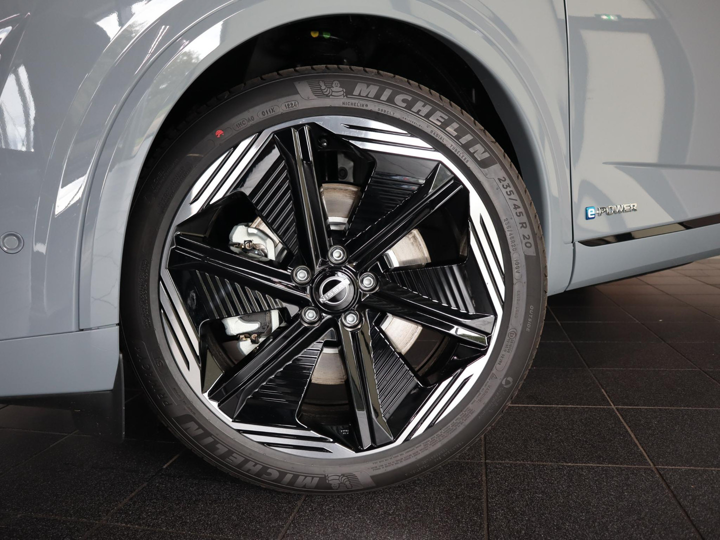 Nissan Nissan
