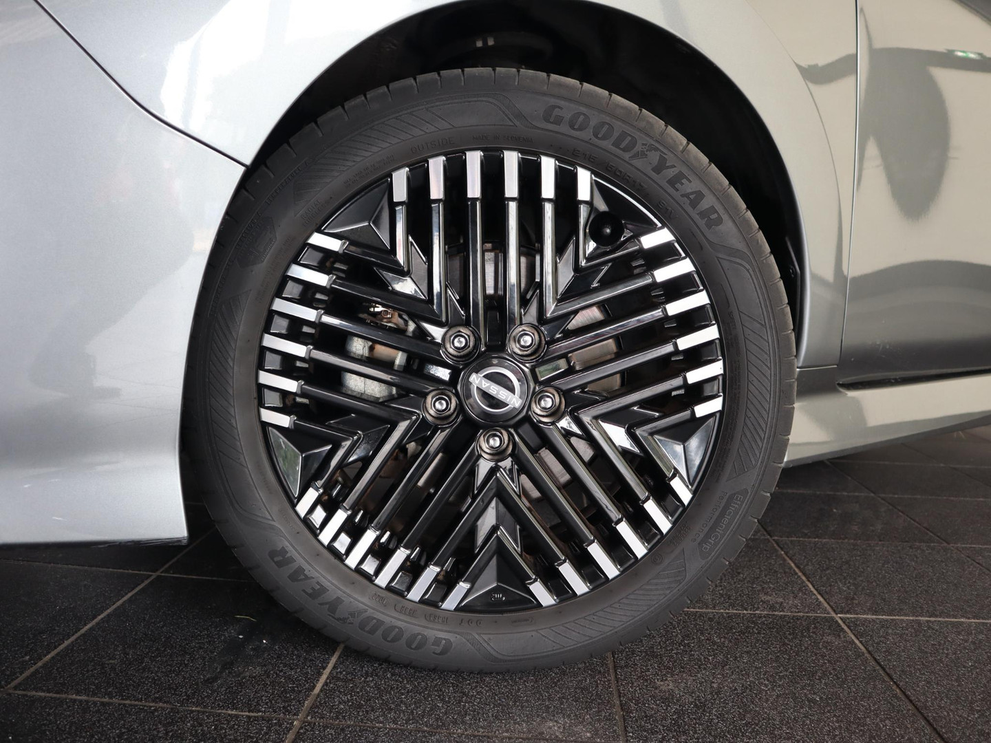 Nissan Nissan