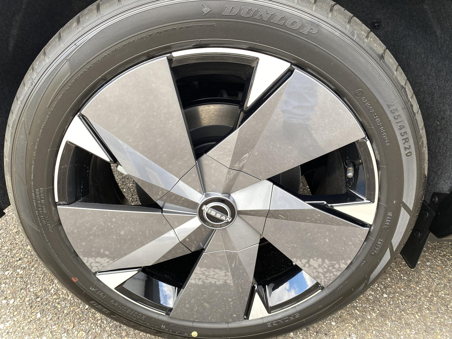 Nissan Nissan