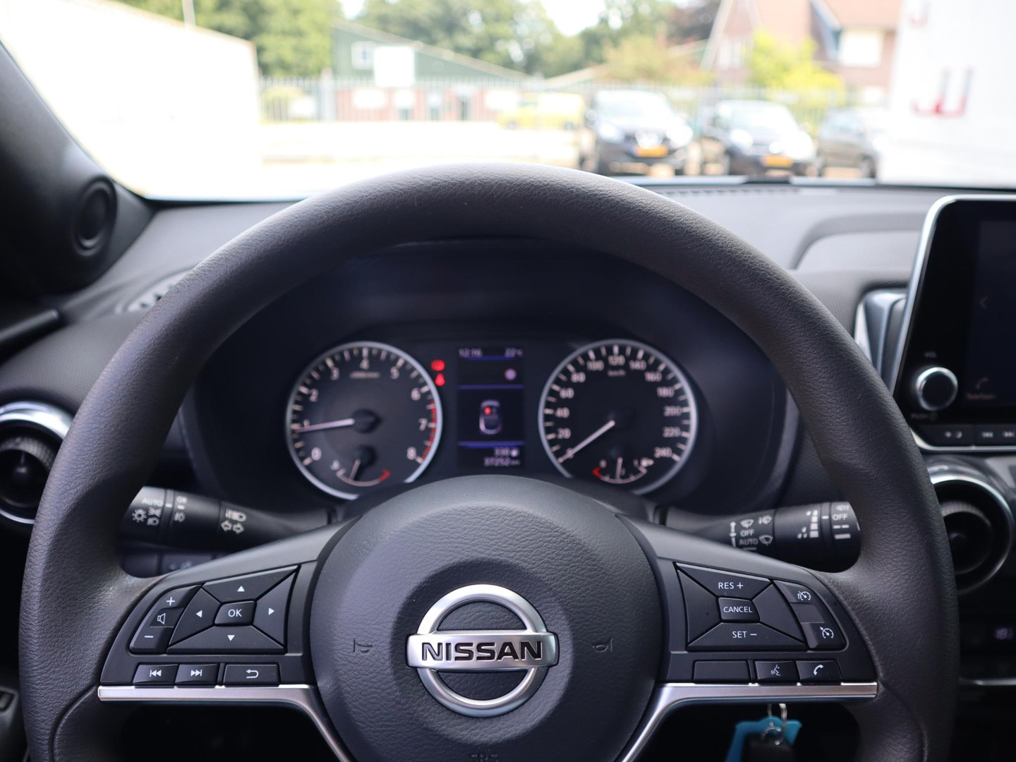 Nissan Nissan