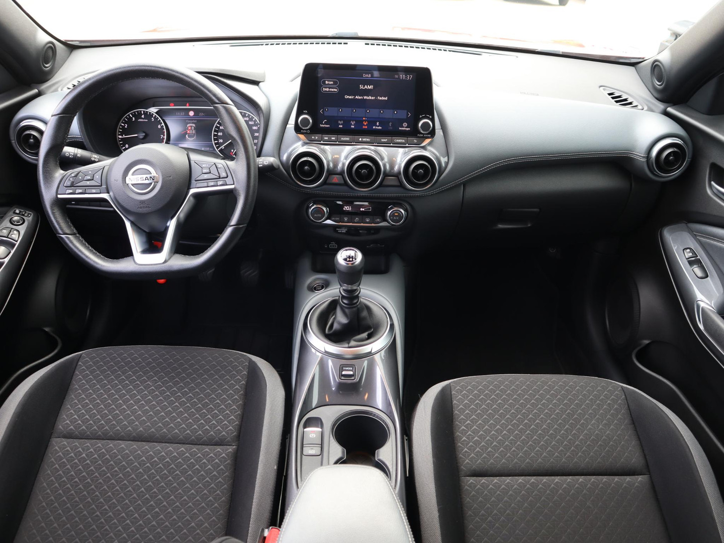 Nissan Nissan