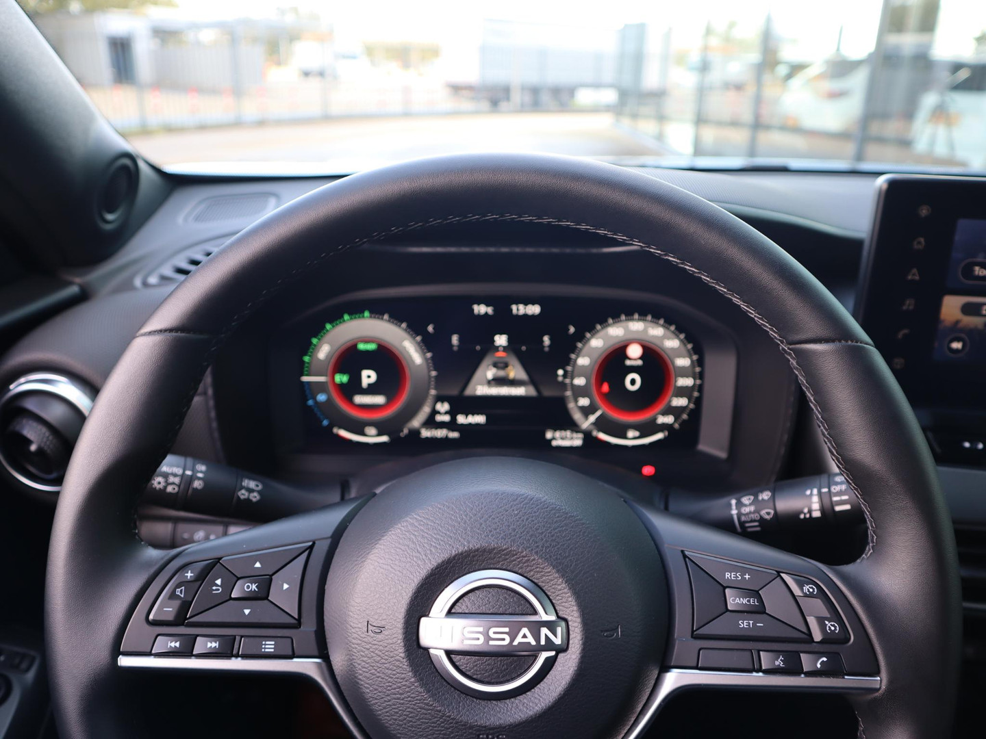 Nissan Nissan