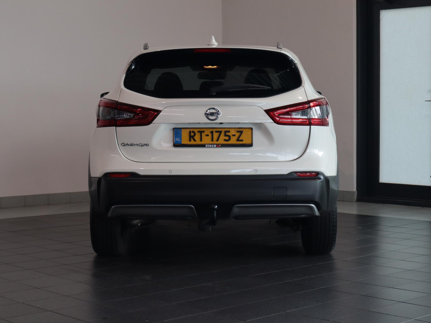 Nissan Nissan