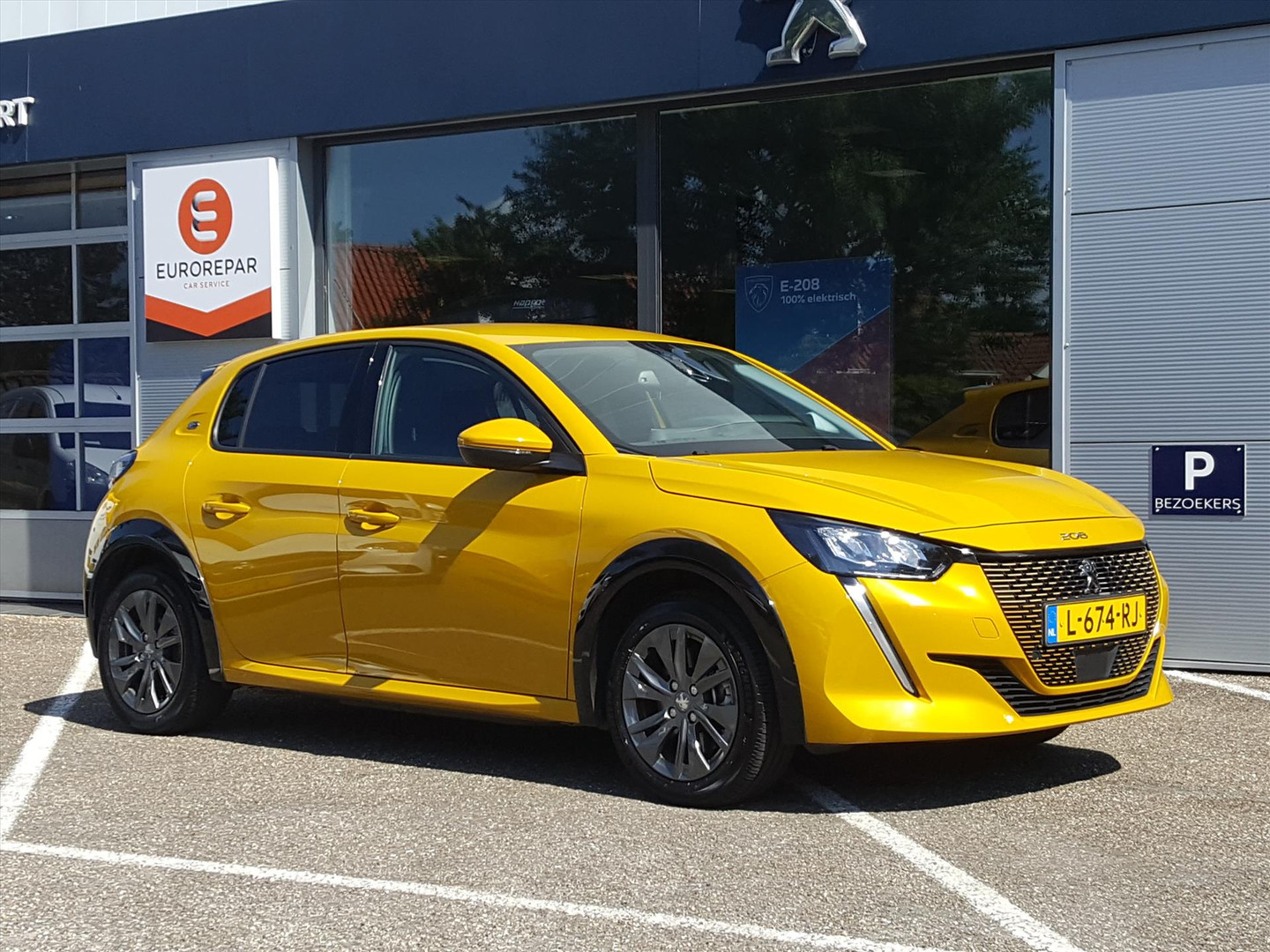 Peugeot e-208