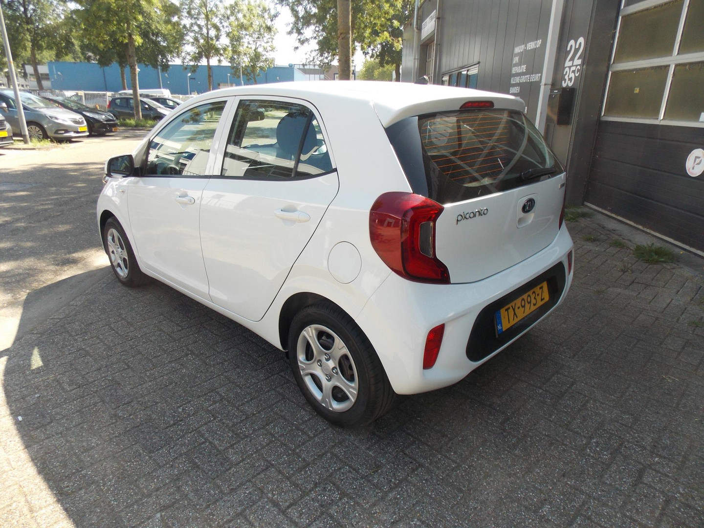 Kia