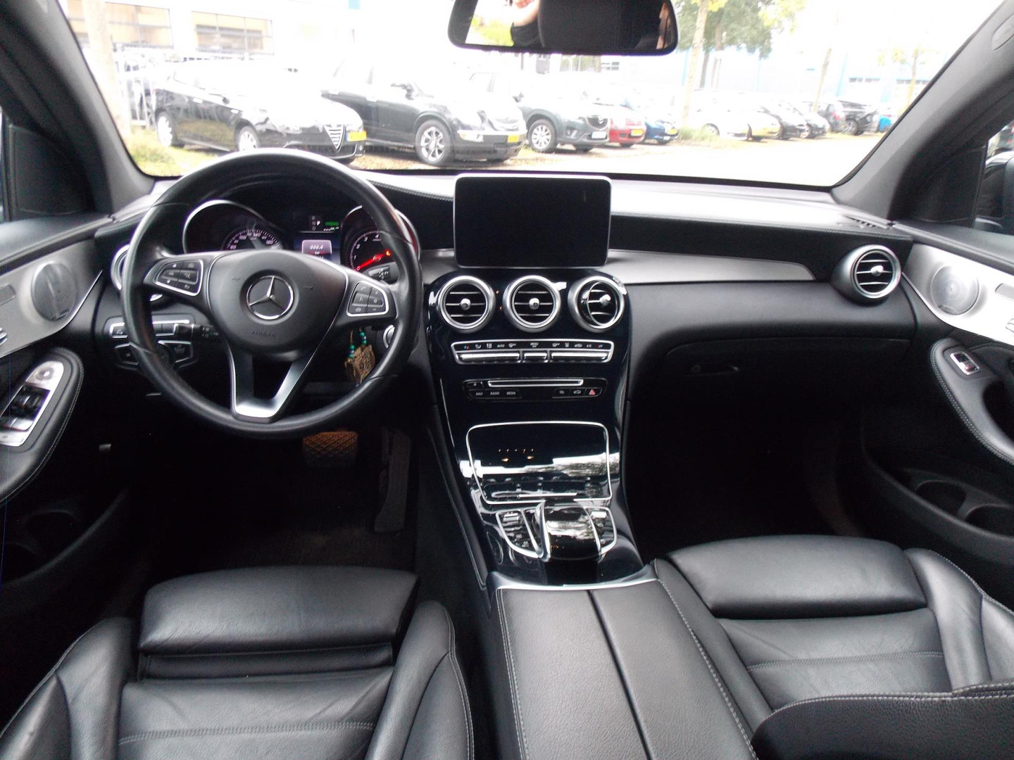 Mercedes-Benz Mercedes-Benz