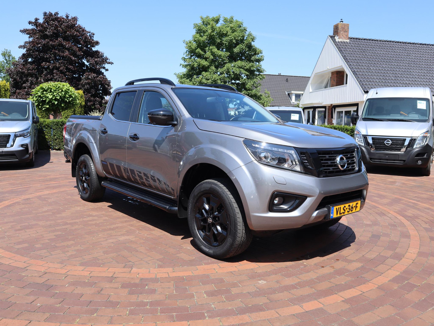 Nissan Nissan
