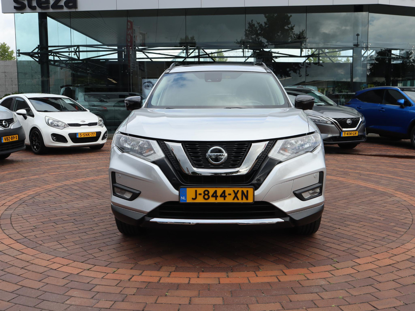 Nissan Nissan