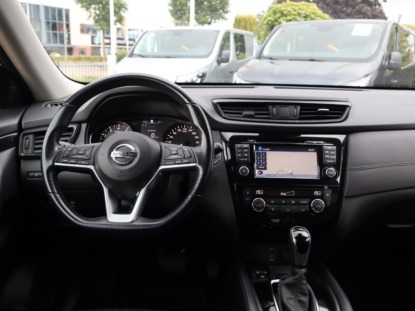 Nissan Nissan