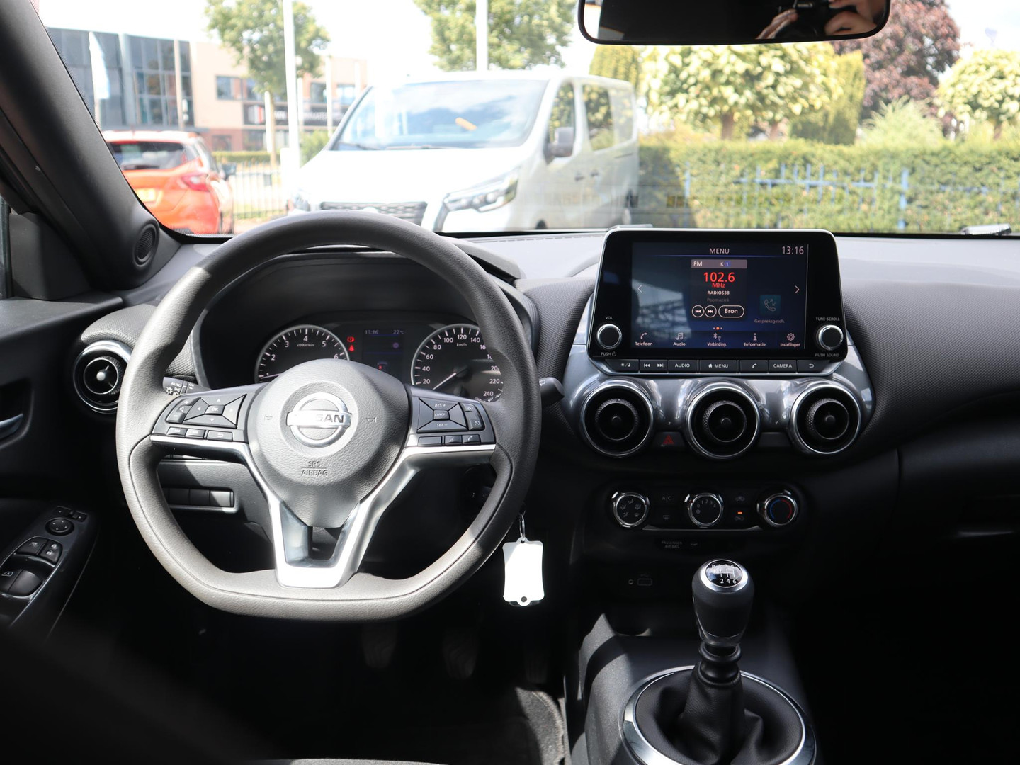 Nissan Nissan