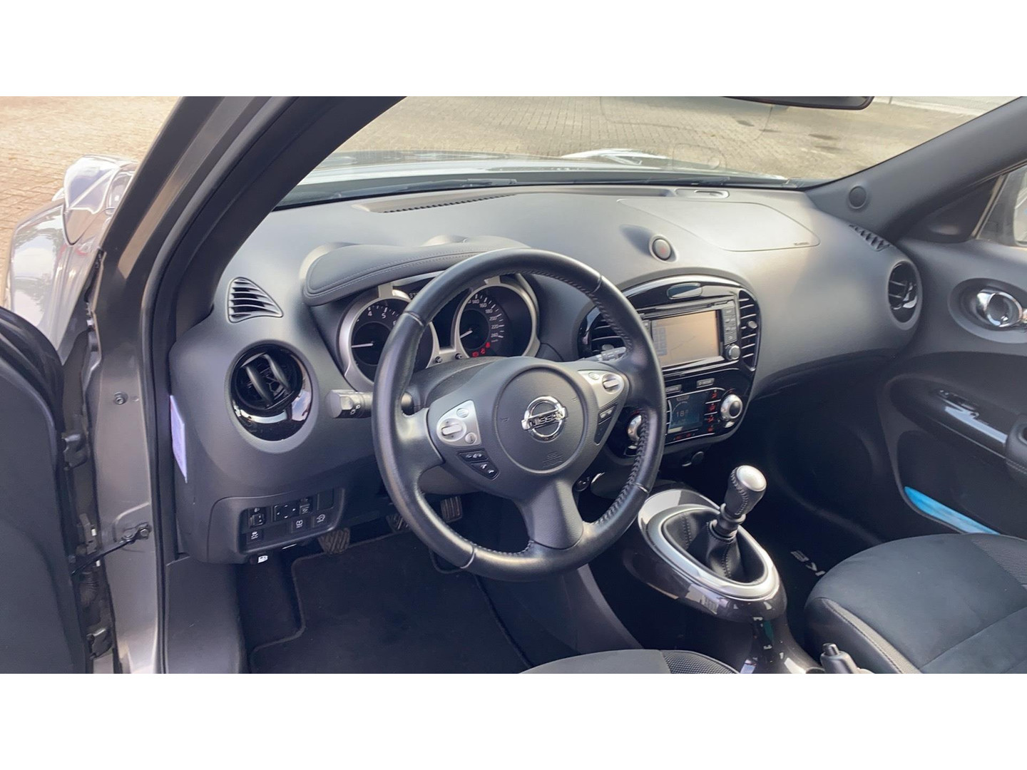 Nissan Nissan