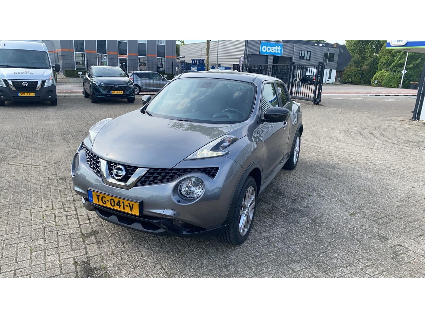 Nissan Nissan