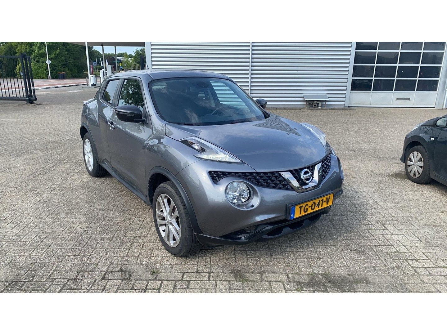 Nissan Nissan