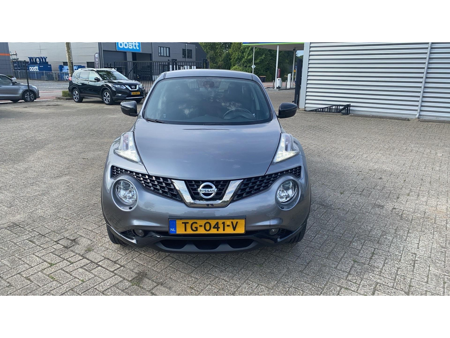 Nissan Nissan
