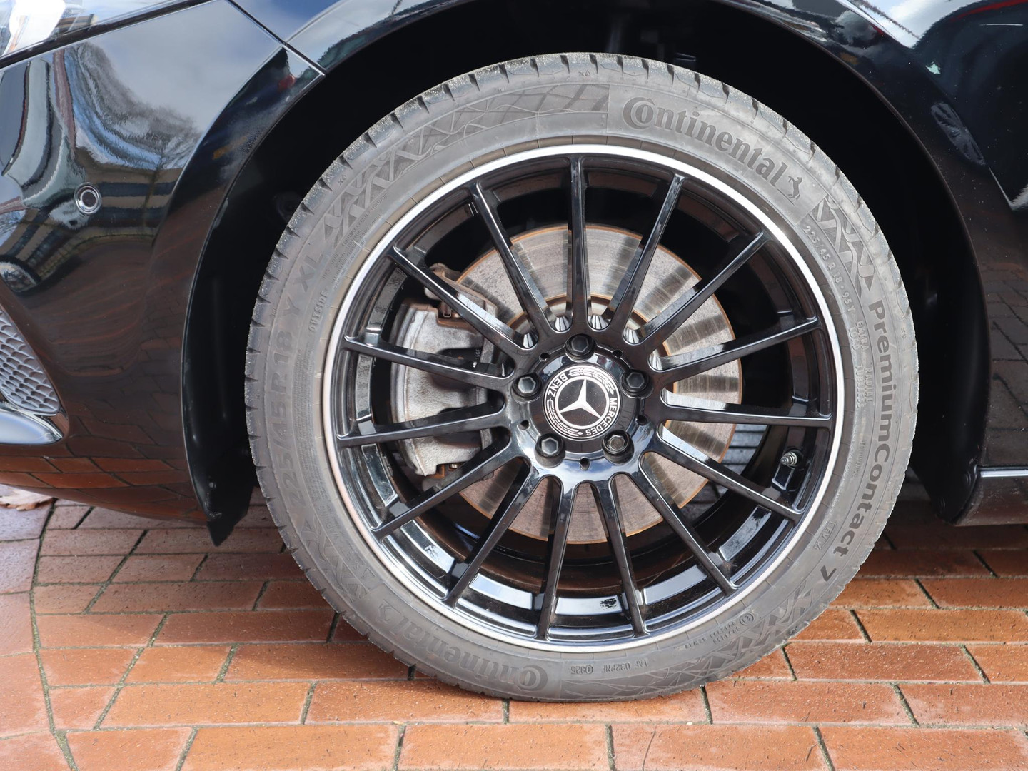 Mercedes-Benz Mercedes-Benz