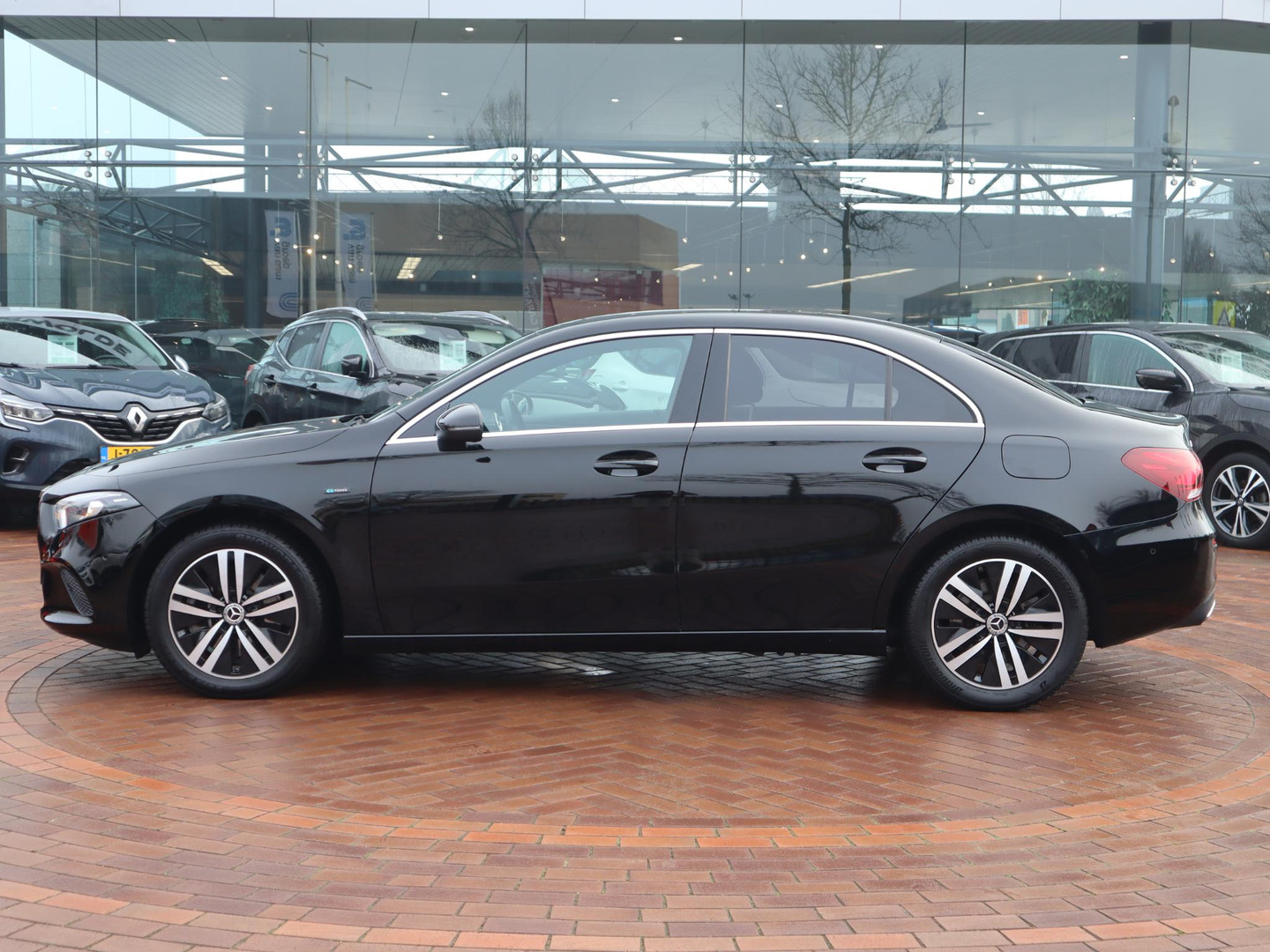 Mercedes-Benz Mercedes-Benz