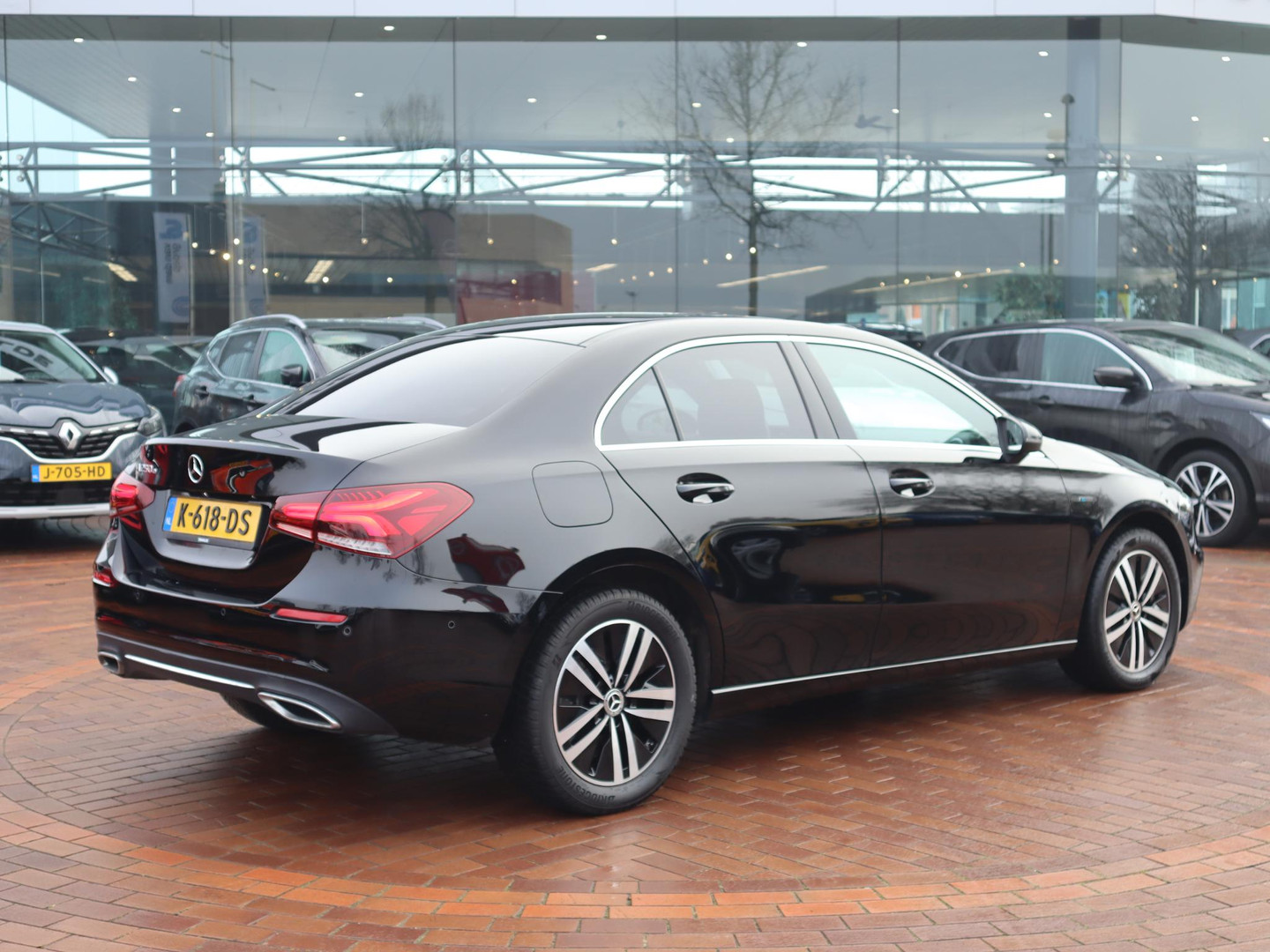 Mercedes-Benz Mercedes-Benz