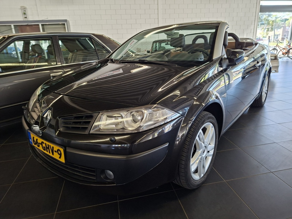 Renault Mégane 2.0 16V Turbo CABRIO Tech Line bij VosSmilde | Autobedrijf VOS