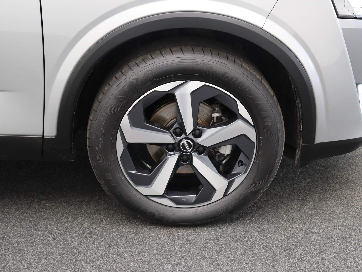 Nissan Nissan