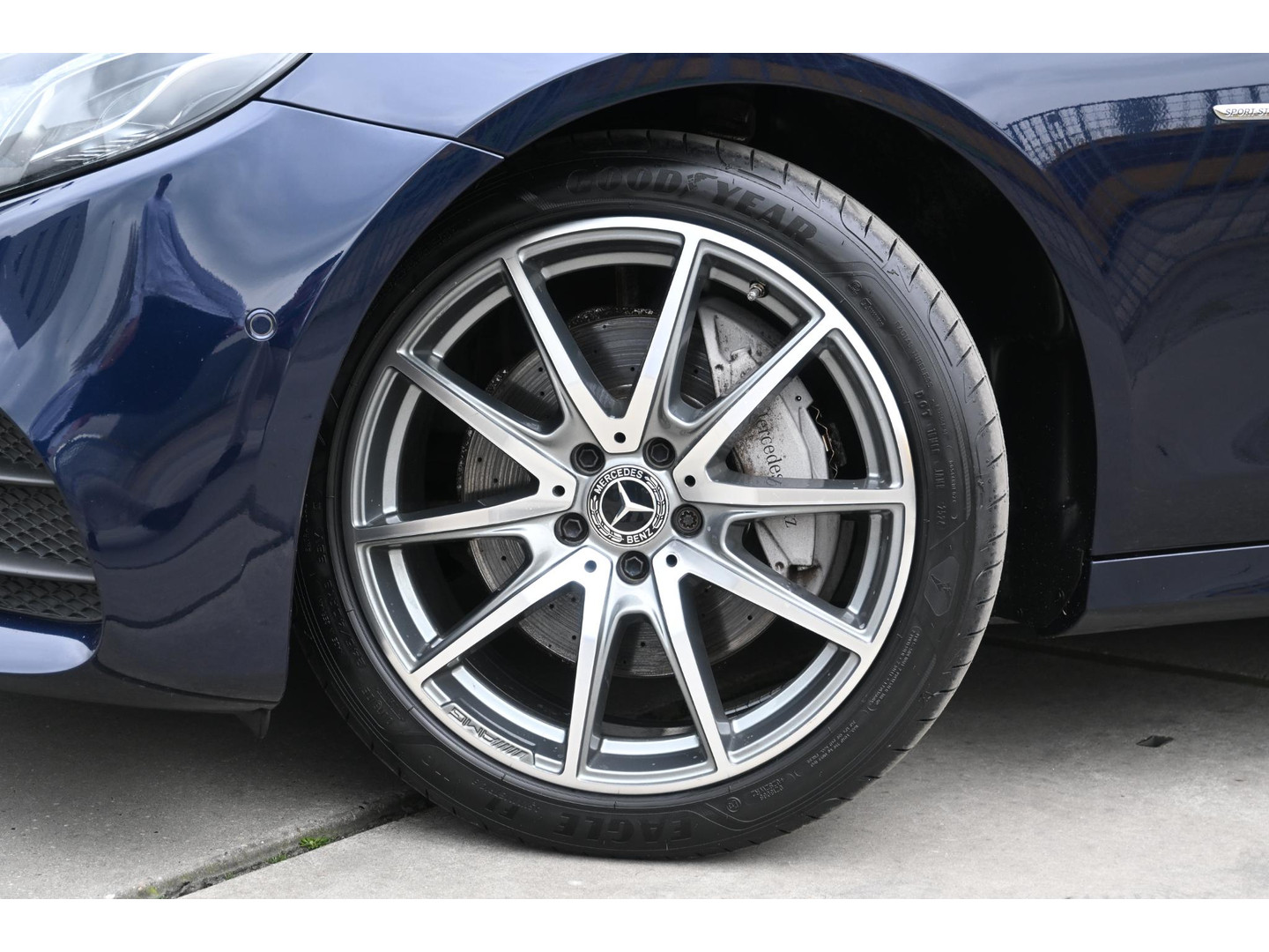 Mercedes-Benz Mercedes-Benz