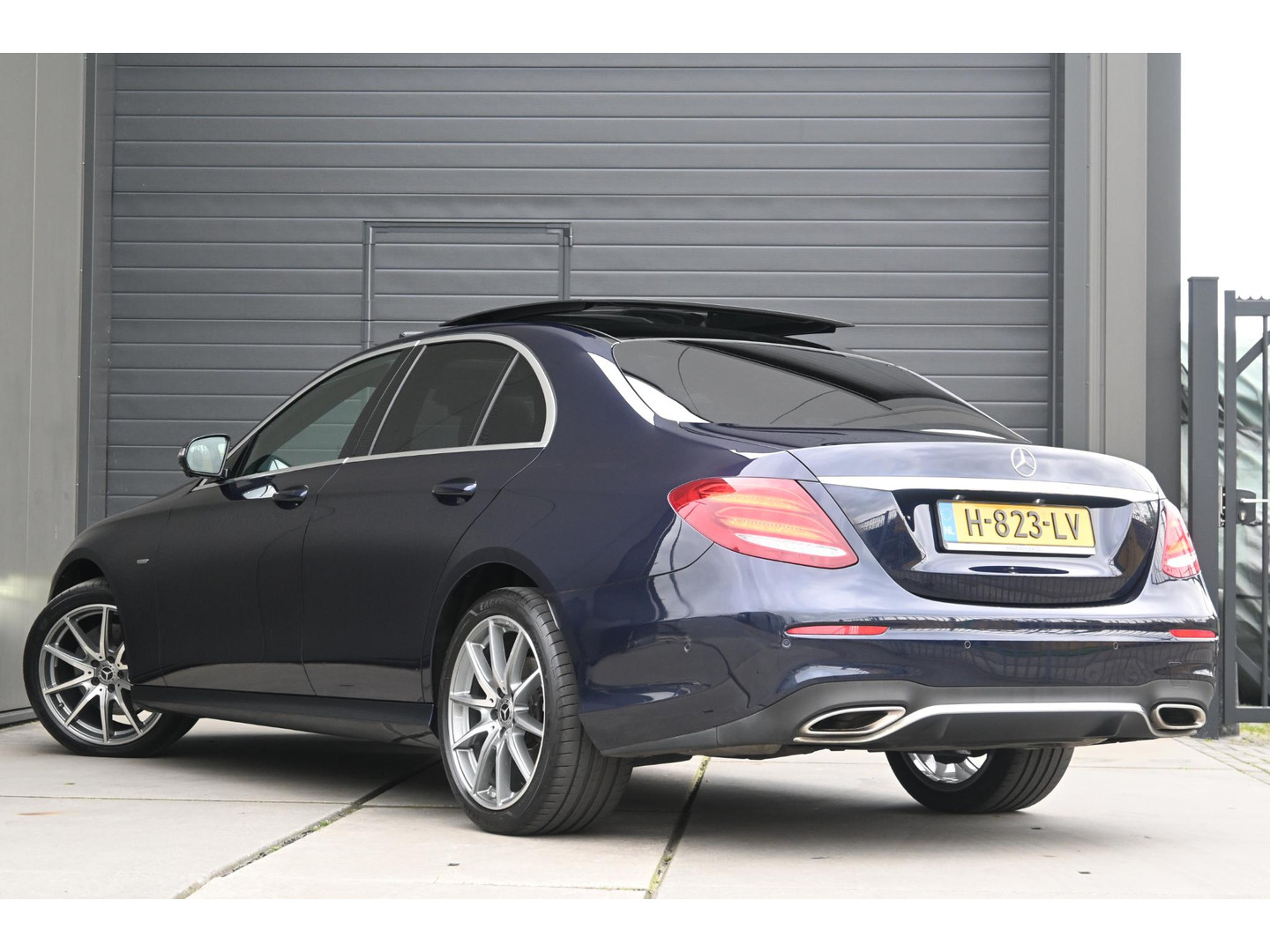 Mercedes-Benz Mercedes-Benz