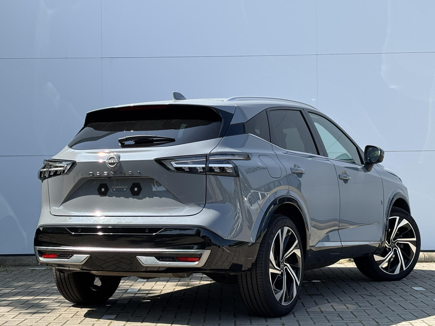 Nissan Nissan