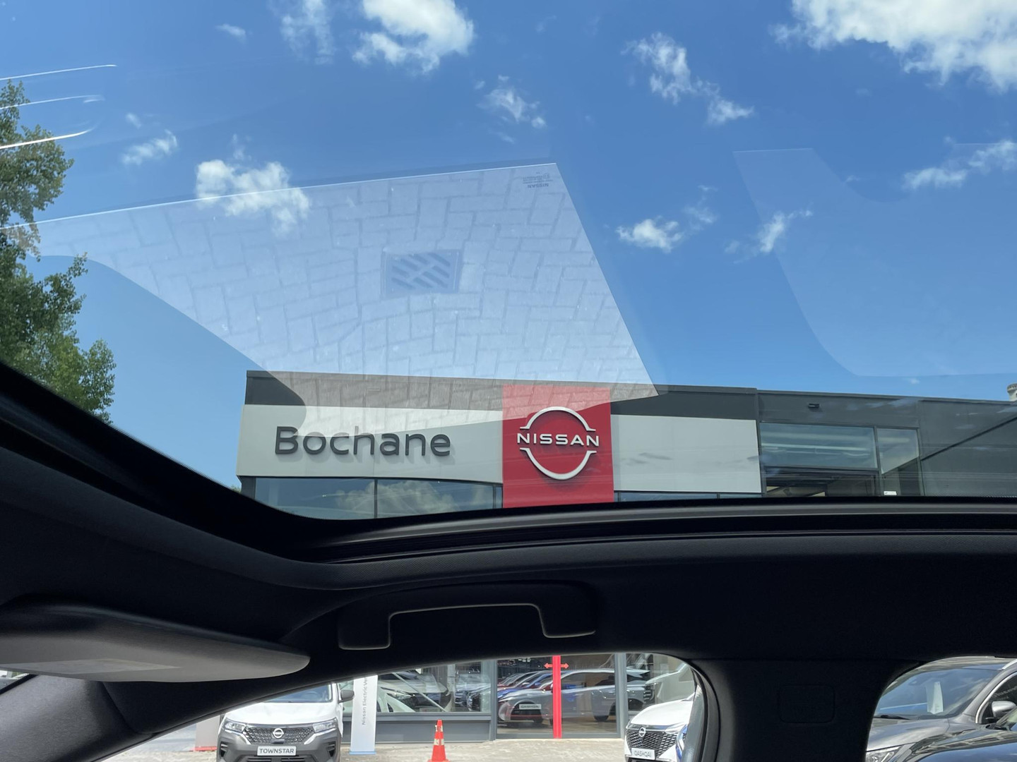 Nissan Nissan