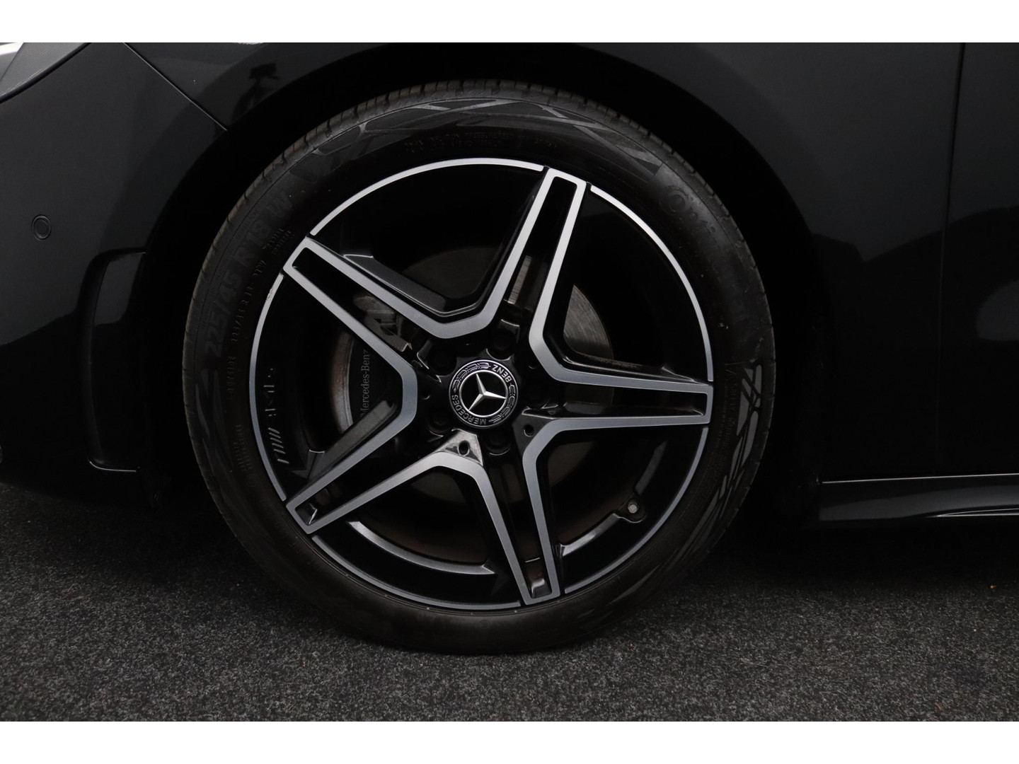 Mercedes-Benz Mercedes-Benz
