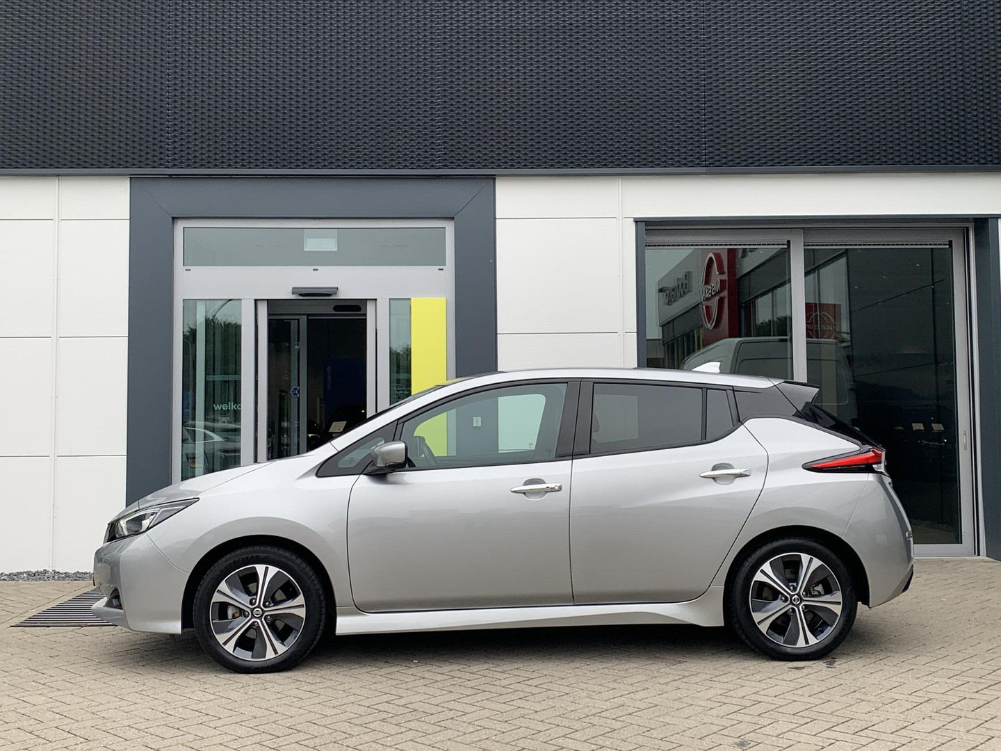 Nissan Nissan