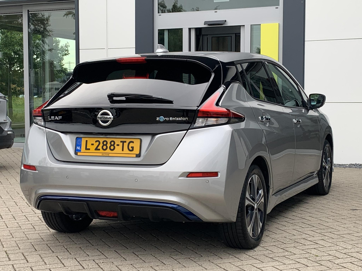 Nissan Nissan