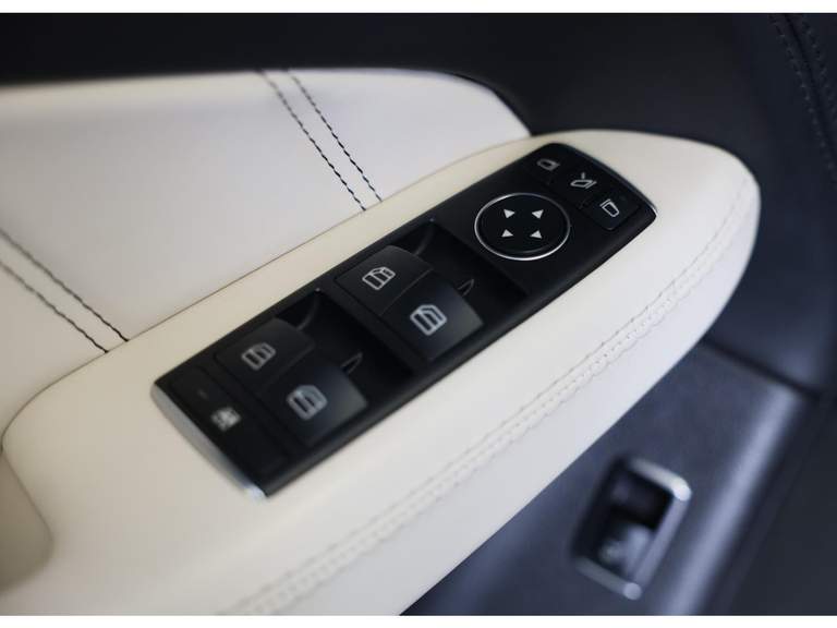 Mercedes-Benz Mercedes-Benz