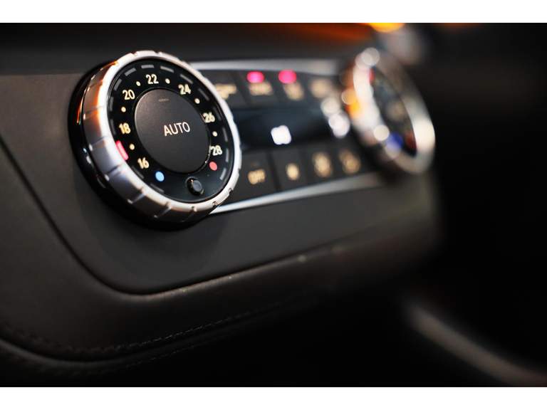 Mercedes-Benz Mercedes-Benz