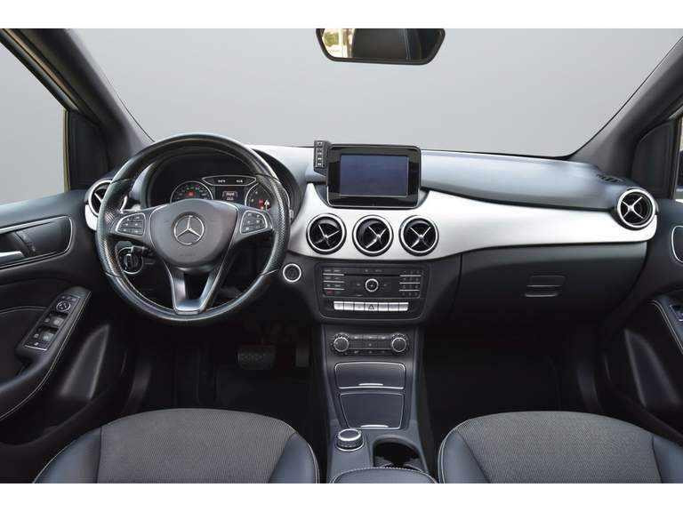 Mercedes-Benz Mercedes-Benz