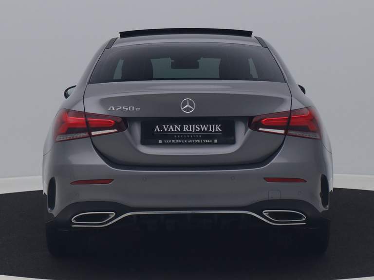 Mercedes-Benz Mercedes-Benz