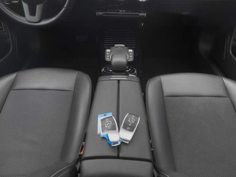 Mercedes-Benz Mercedes-Benz