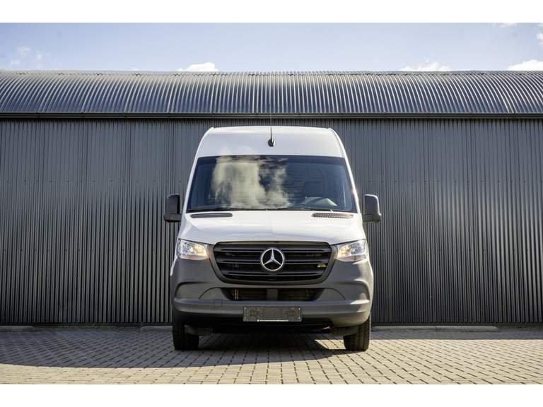 Mercedes-Benz Mercedes-Benz