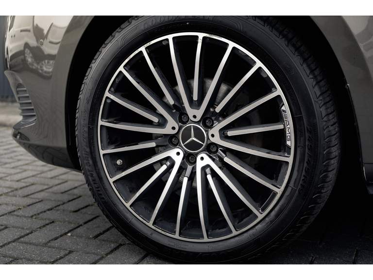 Mercedes-Benz Mercedes-Benz