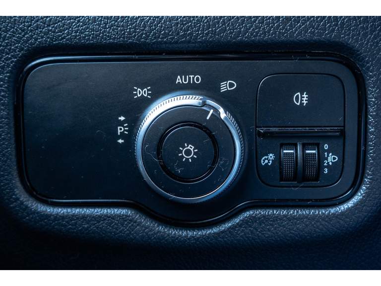 Mercedes-Benz Mercedes-Benz