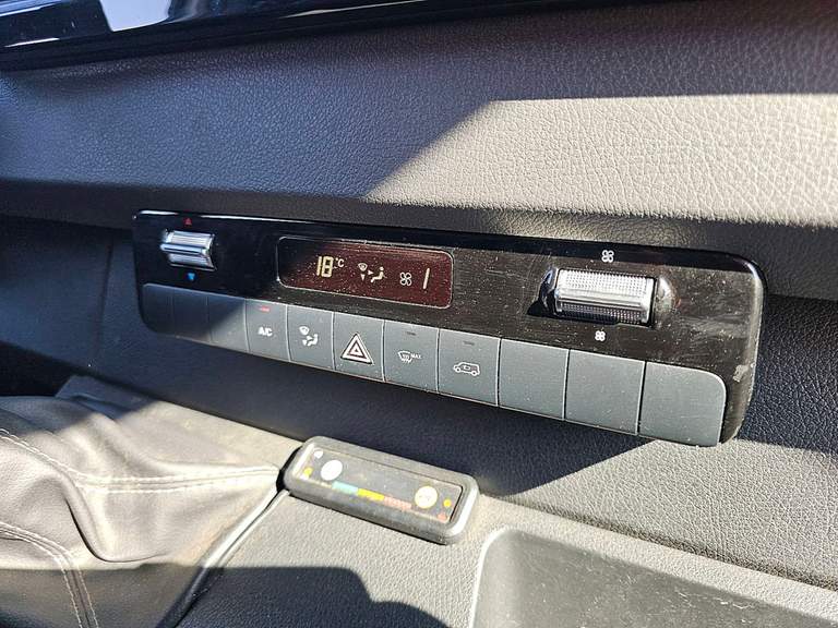 Mercedes-Benz Mercedes-Benz