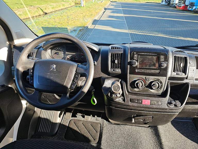 Peugeot Peugeot