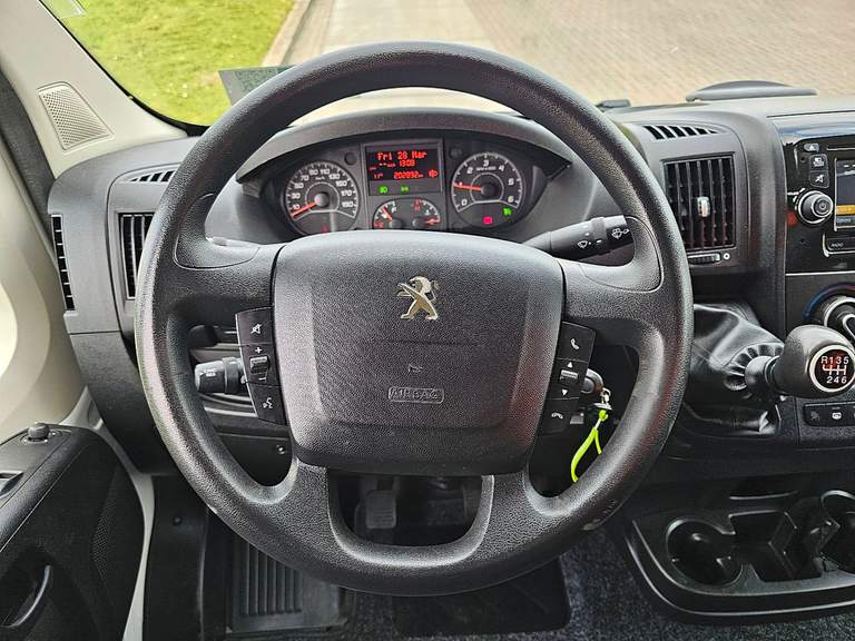 Peugeot Peugeot