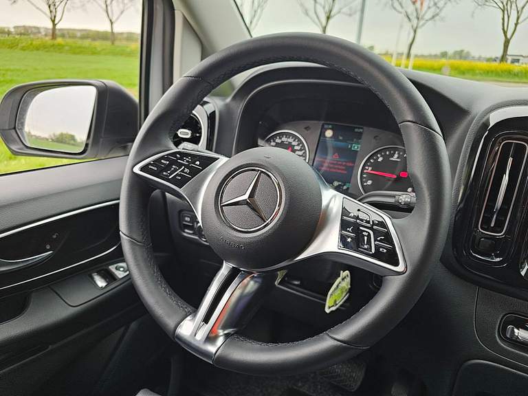 Mercedes-Benz Mercedes-Benz