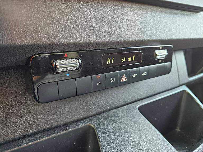 Mercedes-Benz Mercedes-Benz