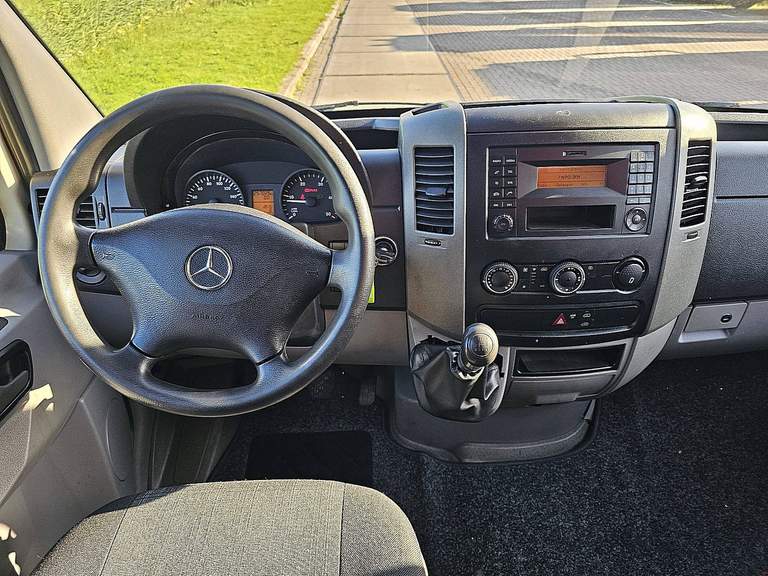 Mercedes-Benz Mercedes-Benz