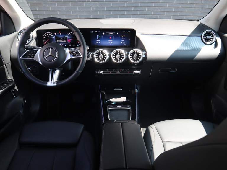 Mercedes-Benz Mercedes-Benz